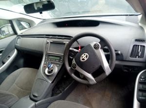 Dezmembrez toyota prius 3 - imagine 6