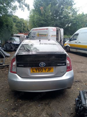 Dezmembrez toyota prius 3 - imagine 2