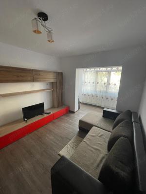 Închiriez apartament cu doua camere în micro 21 