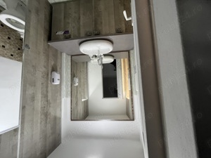 Post de lucru, manichiura pedichiura in salon de infrumusetare - imagine 3