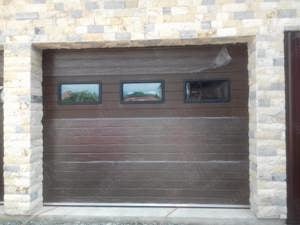 usi de garaj la comanda