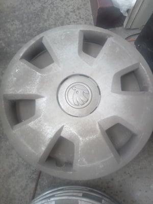 Capace roti originale SKODA pe 15