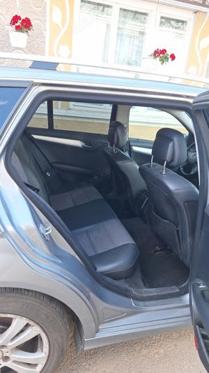 Mercedes C 2,2 cdi Break 2009 schimb cu moto - imagine 2