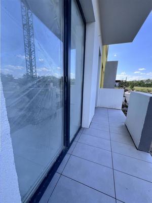 Apartament cu 3 camere etaj intermediar 2 bai balcon loc parcare - imagine 7