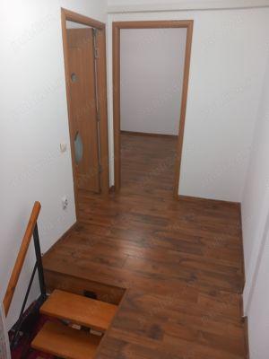 Vând apartament cu 2 camere la mansardă în cartierul Lazaret  - imagine 5