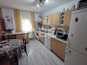 Apartament decomandat cu 3 camere 2 bai in zona Turnisor din Sibiu - imagine 9