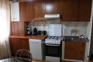 Apartament cu 4 camere, decomandat, zona strazii Bucuresti - imagine 5