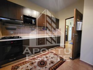 Apartament cu 4 camere, centrala proprie, zona Bucovina - imagine 3