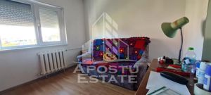 Apartament cu 3 camere, 2 bai, 2 balcoane, centrala proprie,langa Vox - imagine 4