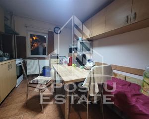 Apartament cu 3 camere, 2 bai, centrala proprie, zona Bucovina - imagine 4