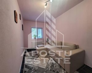 Apartament cu 4 camere si garaj, centrala proprie, zona Torontalului - imagine 2