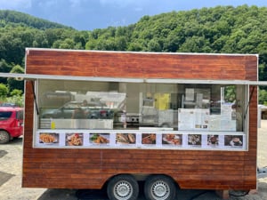 Vand Rulota Food Truck echipata 