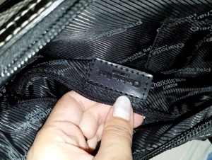 Geanta eleganta Charlotte Reid London gri cu insertii aurii, moderna  - imagine 10