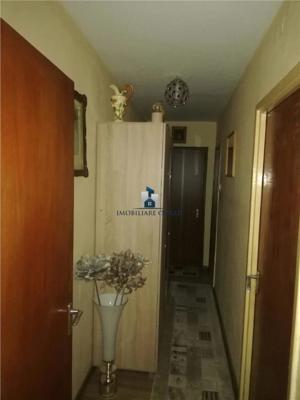 Vanzare Apartament 3 Camere Semidecomandat Covasna-Al.Dorohoi - imagine 8