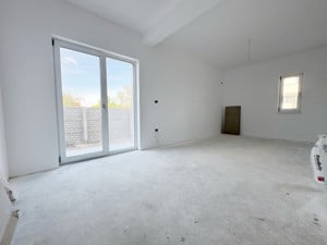 Apartament 2 camere, 53mp utili, curte 32mp, pozitie excelenta in Giroc - imagine 2