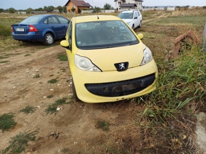 Dezmembram peugeot 107  1000 benzina - imagine 5