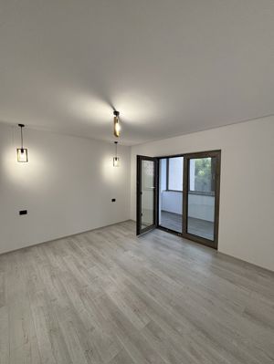 Apartament 3 Camere in Casa 100 m2+ Curte - imagine 9