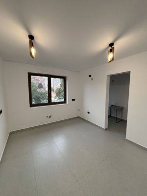 Apartament 3 Camere in Casa 100 m2+ Curte - imagine 6