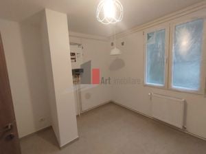 Vânzare apartament 3 camere Piața Reșița - imagine 2