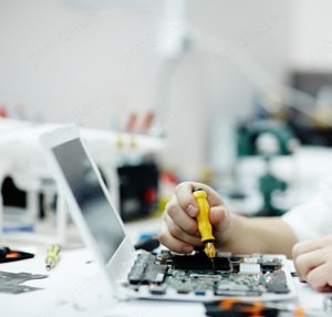 Service: retea internet (cablu, wifi), laptop-pc, imprimante