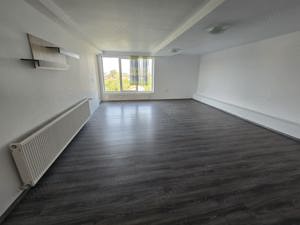  Apartament Spațios cu Curte de Închiriat în Ghiroda - Ideal pentru Familie sau Birouri  - imagine 2