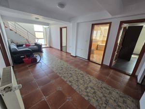  Apartament Spațios cu Curte de Închiriat în Ghiroda - Ideal pentru Familie sau Birouri  - imagine 3