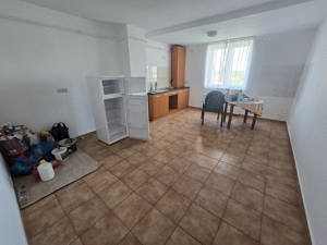  Apartament Spațios cu Curte de Închiriat în Ghiroda - Ideal pentru Familie sau Birouri  - imagine 10