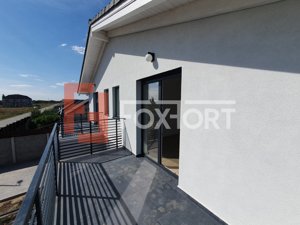 Duplex cu 3 camere si 2 bai, terasa si balcon in Sag - Manastire - imagine 14