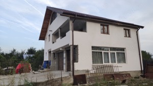 Vând   schimb casa  cu etaj situata in Colonesti Olt, are4 dormit, 2bai, garaj, beci 85000 eur,  - imagine 3