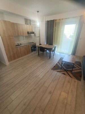 In Bloc Nou,Cu Centrala și Loc Parcare Privat,Etaj 1, Mobilat Frumos,340 E - imagine 2