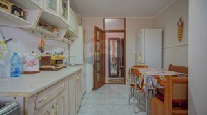 Apartament cu 3 camere de vânzare în zona Bartolomeu - imagine 9