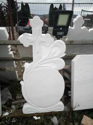 Cavou, Criptă, Borduri beton armat.Monumente Marmură sau granit  - imagine 8