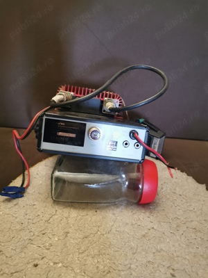 vând stație de emisie recepție și amplificator în perfecta stare de funcționare 