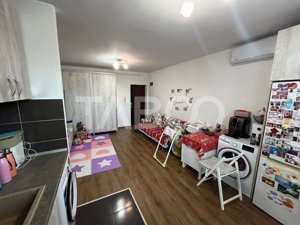 Apartament 3 camere decomandat cu vedere superba spre munte - Sibiu  - imagine 3