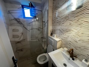 Penthouse de lux în zona Soarelui - 4 camere, 2 terase, 2 băi - imagine 3