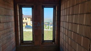 Repozitionare de pret! Casa cu garaj in ansamblu imobiliar nou, central Dezmir - imagine 3