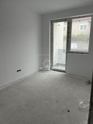 Apartament 3 camere,2 bai,2 balcoane, loc de parcare,Selimbar/Primarie - imagine 9