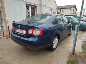 Vw Jetta 2010 1,6 diesel euro 5 - imagine 2