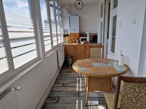 De închiriat apartament in casa zona centrala - imagine 2