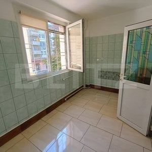 Apartament 2 camere ultracentral cu autorizatie spatiu comercial Piata victoriei - imagine 3