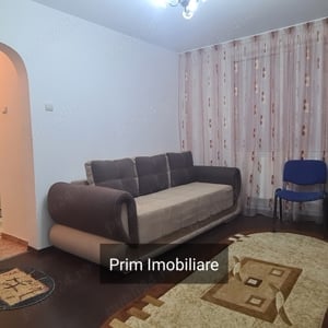 Apartament 3 camere, etaj 1 din 4, zona complex siret