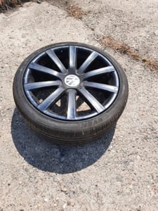 Vând 4 roți autoturism 