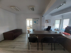 Casa de Cultura, spatiu ideal birouri, 90 mp., 4 camere - imagine 5