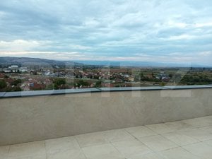 Penthouse in bloc nou, zona cetate