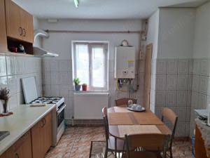 Buzau , str. Dorobanti 1 vand apartament 2 camere , etaj 1 ,  - imagine 9