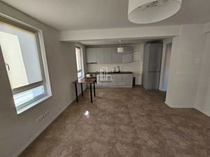 Apartament 2 camere, Bloc Nou, plus Parcare, Zona Semicentrala - imagine 3