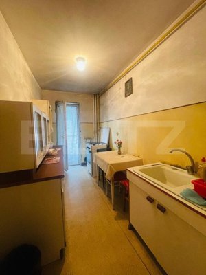 Apartament decomandat de vanzare , etaj intermediar, zona Mehedinti  - imagine 2