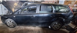 Dezmembram Ford Focus 2 Combi - imagine 3