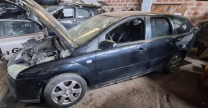 Dezmembram Ford Focus 2 Combi - imagine 2