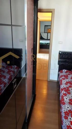 Apartament 3 camere - Zona Spitalului Judetean - Centrala proprie - imagine 3